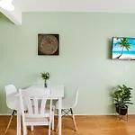 Serene 1 Bedroom Oasis Close To Downtown